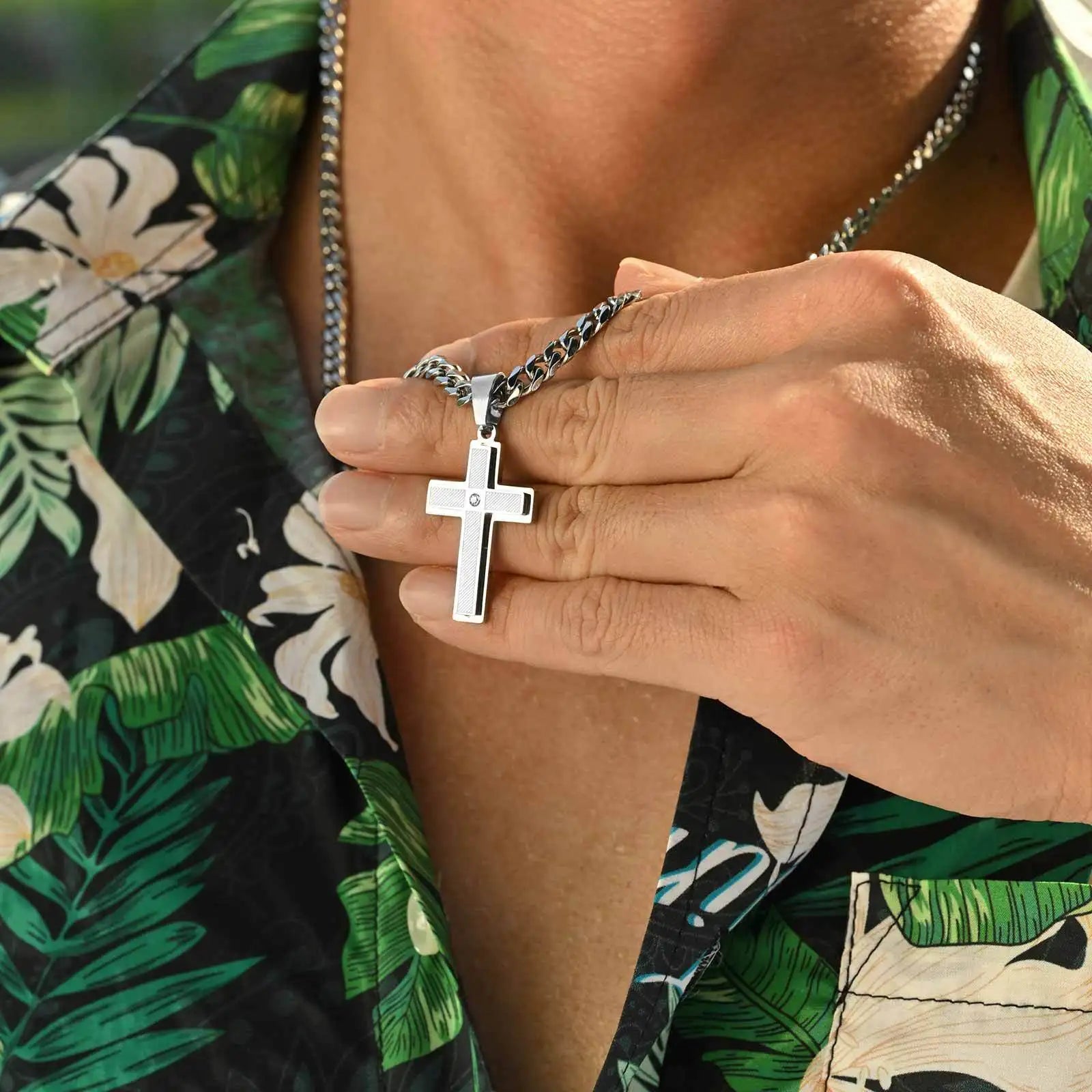 Stainless Steel Cross Pendant Necklace for Men Boys, Fashion Waterproof Link Chain Christian Prayer Jewelry Gifts Accessory